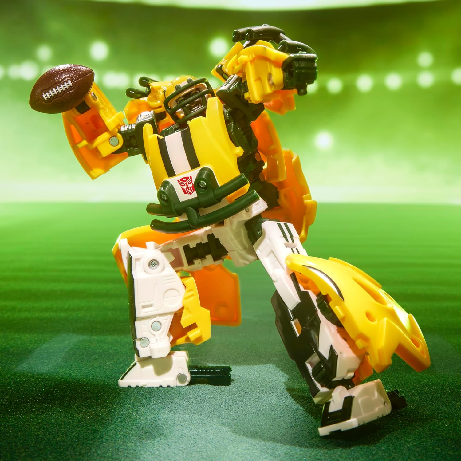 NFL Green Bay Packers Transforming Robot to Helmet 5.5-Inch Action Figure for Ages 8+