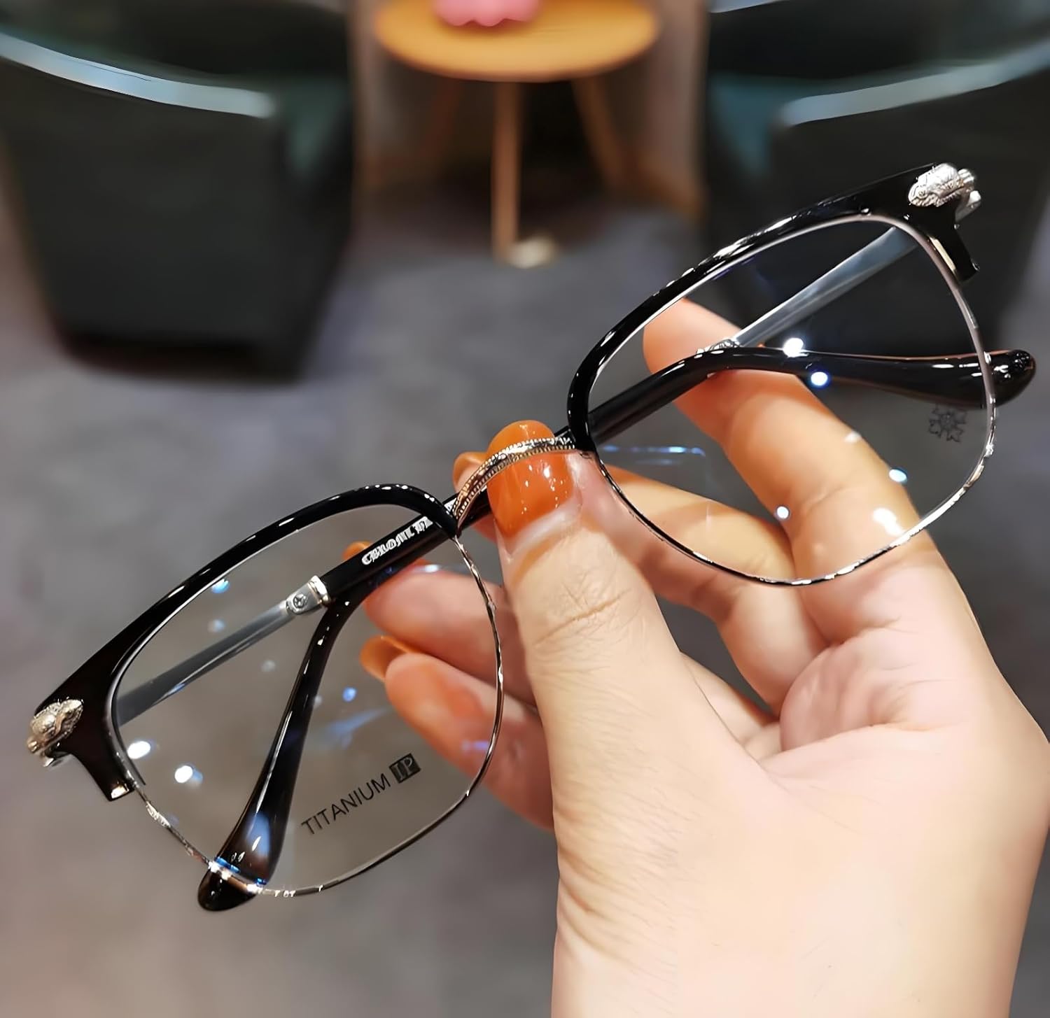 Ultra Light Anti Blue Presbyopic Glasses with Titanium Frame and Spring Hinge