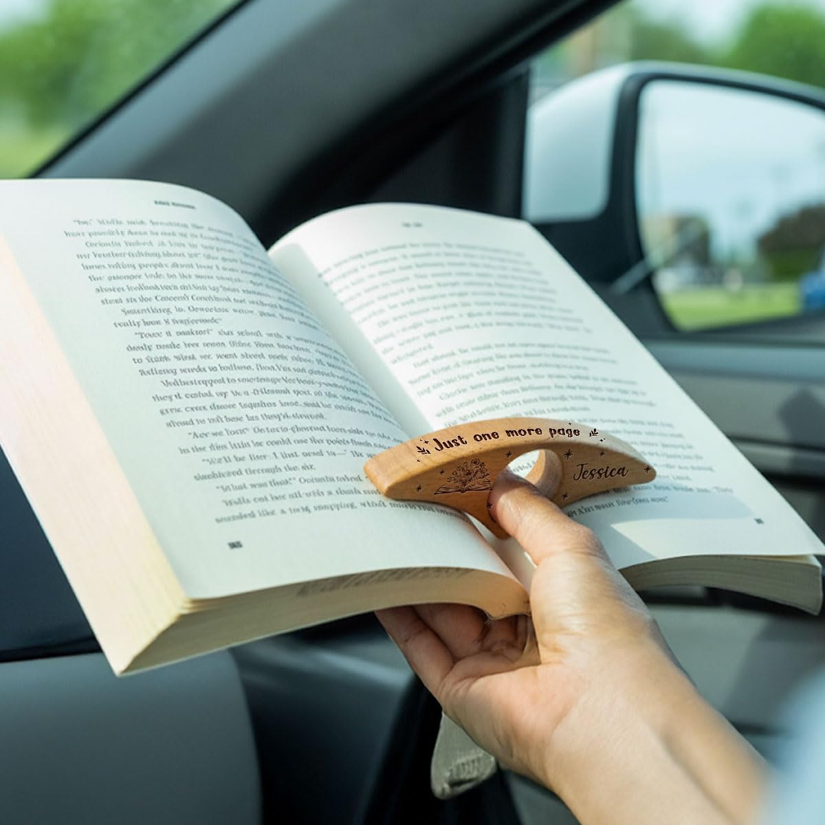 Personalized Wooden Thumb Bookmark - Ergonomic Page Holder for Hands-Free Reading
