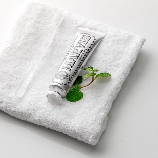Whitening Mint Toothpaste for Daily Oral Care and Stain Removal